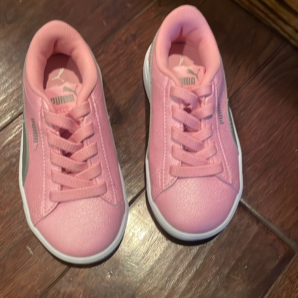 PUMA Girls size 10.5 slip on SNEAKERS
